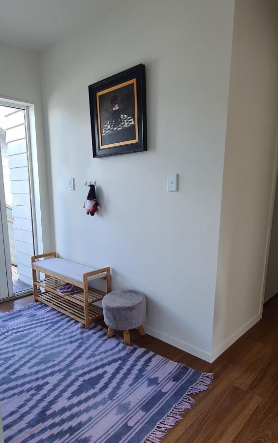 This Fabulous, Single-Level 3 Plus 1 Small Room With Folding Sofa Home Auckland Esterno foto